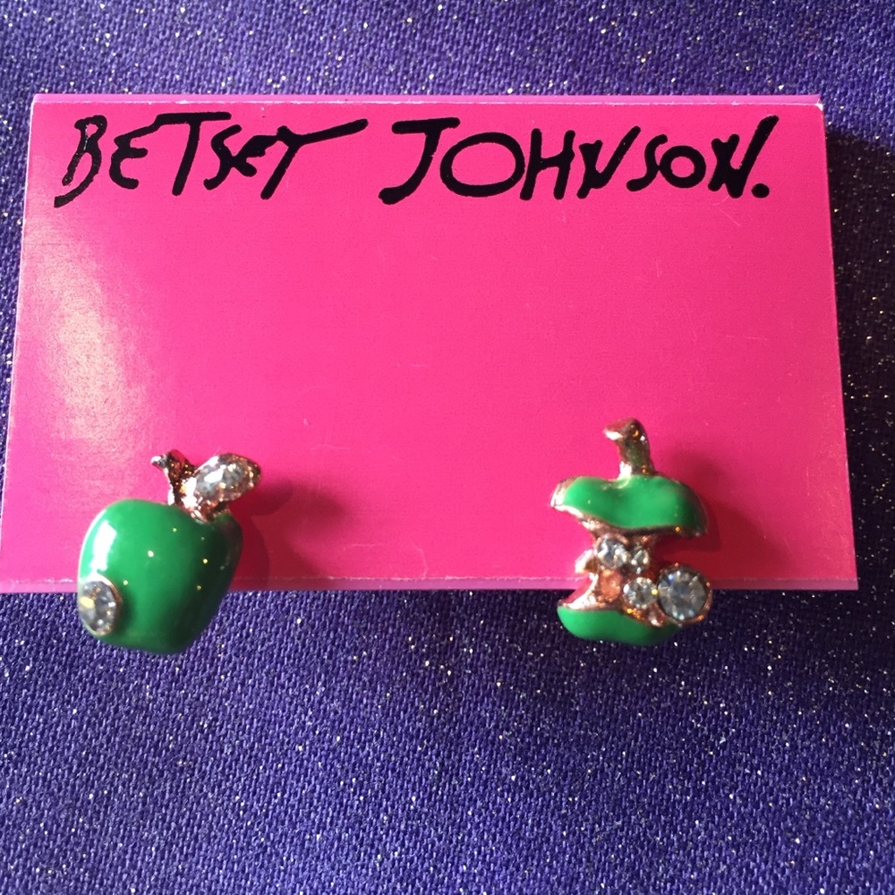 Cute!!!! Betsey Johnson green apple post earrings - Picture 4 of 4
